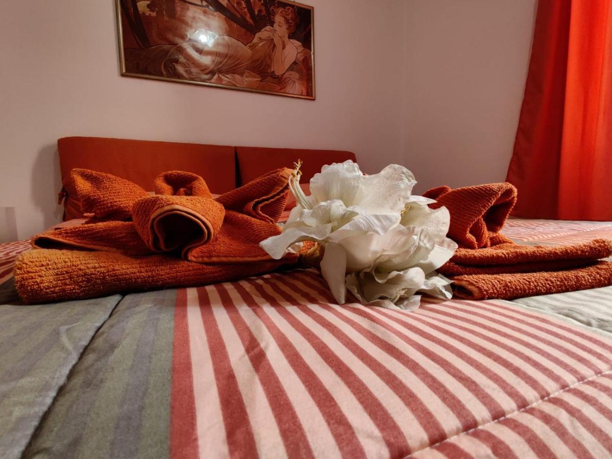 Wow Home - 175 Mq - Posteggio Privato - Davanti Porto Traghetti - Fino A 10 Posti Letto جنوة المظهر الخارجي الصورة