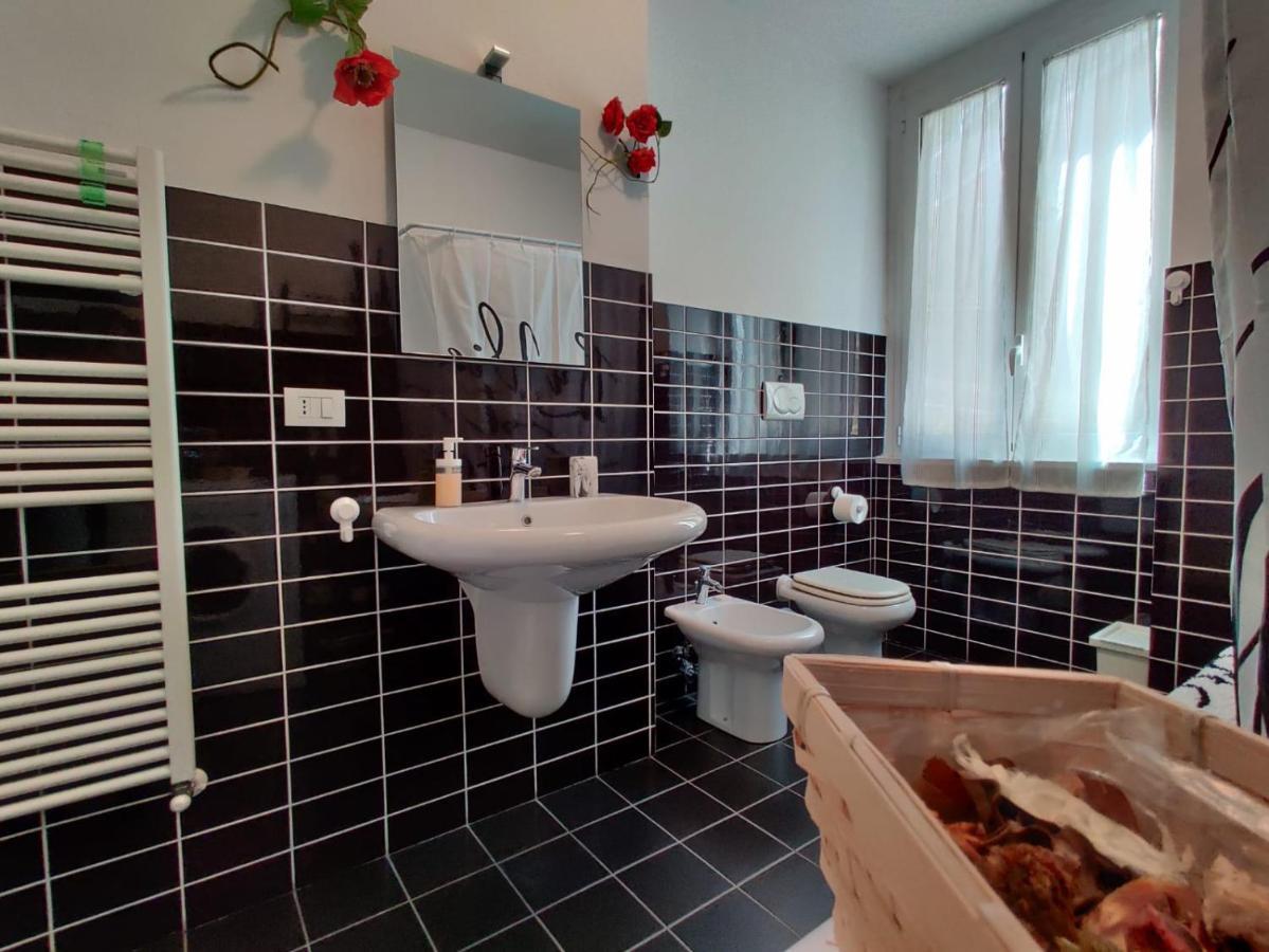 Wow Home - 175 Mq - Posteggio Privato - Davanti Porto Traghetti - Fino A 10 Posti Letto جنوة المظهر الخارجي الصورة